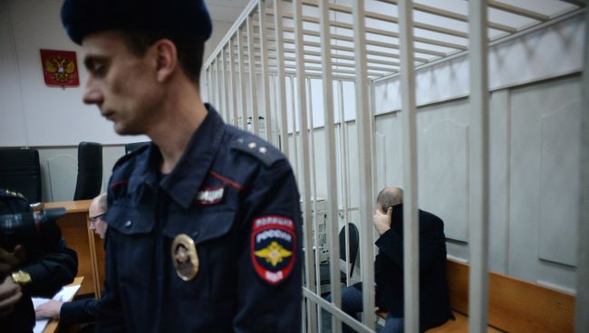 Бывший директор аэропорта Домодедово Вячеслав Некрасов в Басманном суде Москвы. Архивное фото Бывший директор аэропорта Домодедово Вячеслав Некрасов в Басманном суде Москвы. Архивное фото