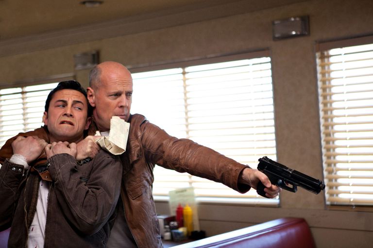 Кадр из фильма Петля времени Кадр из фильма Петля времени