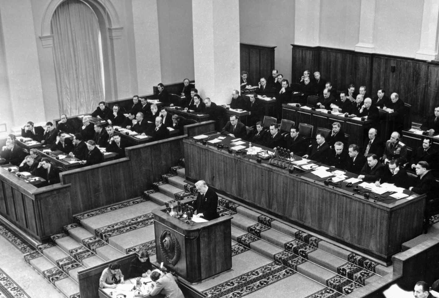 Председатель Совета Министров СССР, член Президиума ЦК КПСС Николай Булганин выступает на XX съезде КПСС