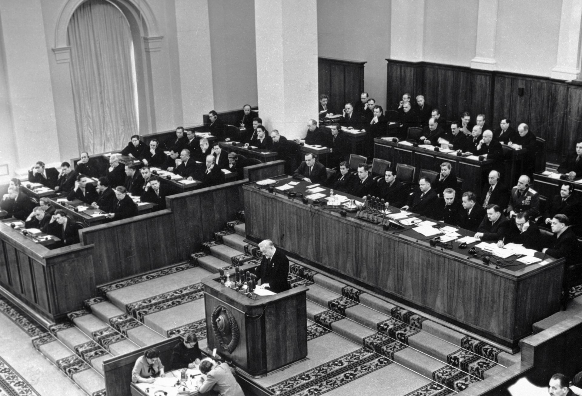 Председатель Совета Министров СССР, член Президиума ЦК КПСС Николай Булганин выступает на XX съезде КПСС - РИА Новости, 1920, 30.03.2026