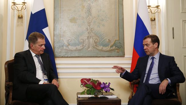Премьер-министр РФ Д. Медведев встретился с президентом Финляндии С. Нийнистё Премьер-министр РФ Д. Медведев встретился с президентом Финляндии С. Нийнистё