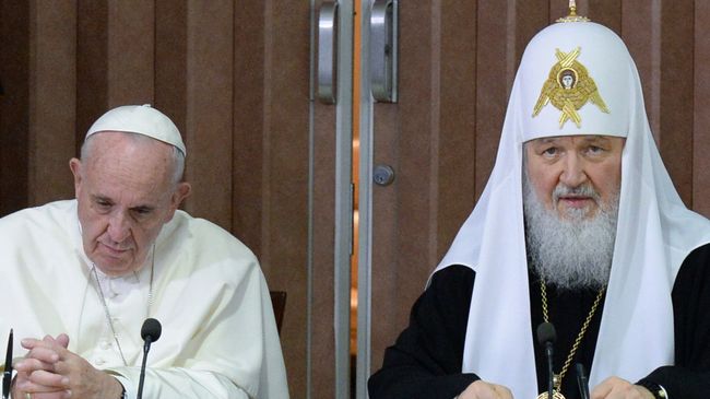 Встреча патриарха Московского и всея Руси Кирилла с папой Римским Франциском. Архивное фото Встреча патриарха Московского и всея Руси Кирилла с папой Римским Франциском. Архивное фото