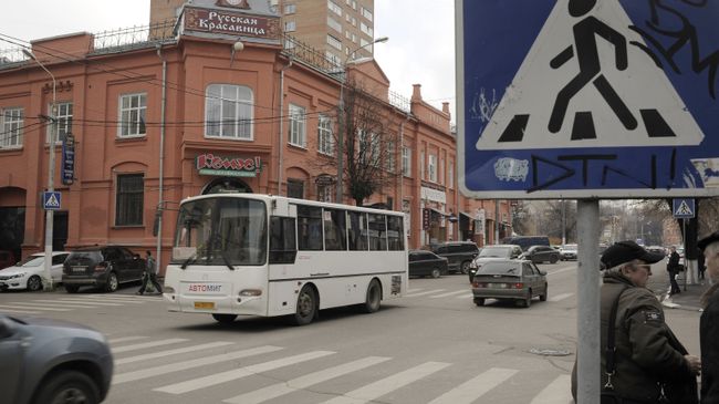 Автобус в Подмосковье. Архивное фото Автобус в Подмосковье. Архивное фото