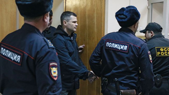 Председатель совета директоров аэропорта Домодедово Дмитрий Каменщик в здании Басманного суда Москвы. Архивное фото