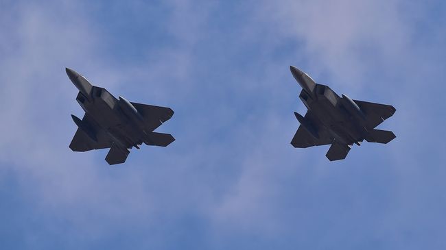 Многоцелевой истребитель ВВС США F-22 Raptor. Архивное фото