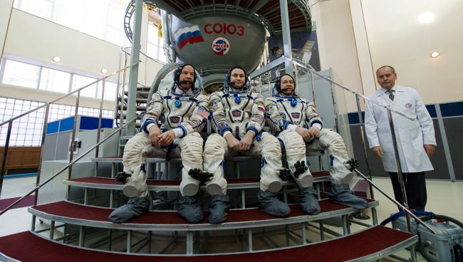 Члены основного экипажа МКС-47/48 астронавт НАСА Джеффри Уилльямс, космонавты Роскосмоса Алексей Овчинин и Олег Скрипочка на комплексных экзаменационных тренировках