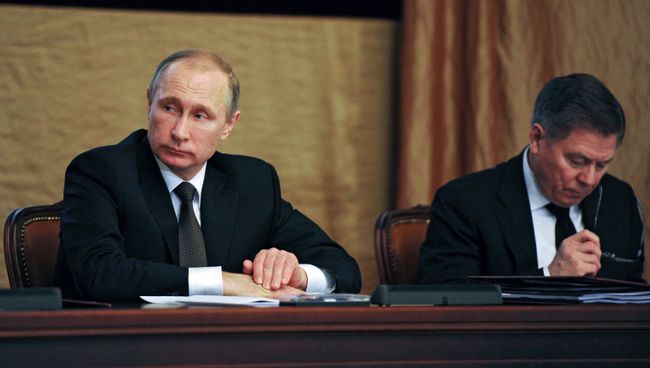 Президент России Владимир Путин и председатель Верховного суда РФ Вячеслав Лебедев на заседании коллегии Федеральной службы безопасности в Москве Президент России Владимир Путин и председатель Верховного суда РФ Вячеслав Лебедев на заседании коллегии Федеральной службы безопасности в Москве