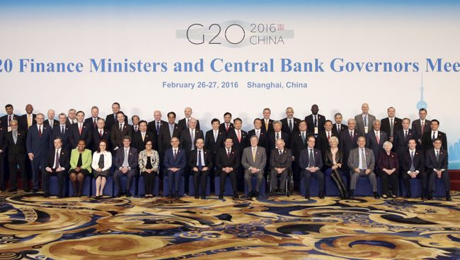 Министры финансов и управляющие ЦБ стран G20 на встрече в в Шанхае, 27 февраля 2016 Министры финансов и управляющие ЦБ стран G20 на встрече в в Шанхае, 27 февраля 2016