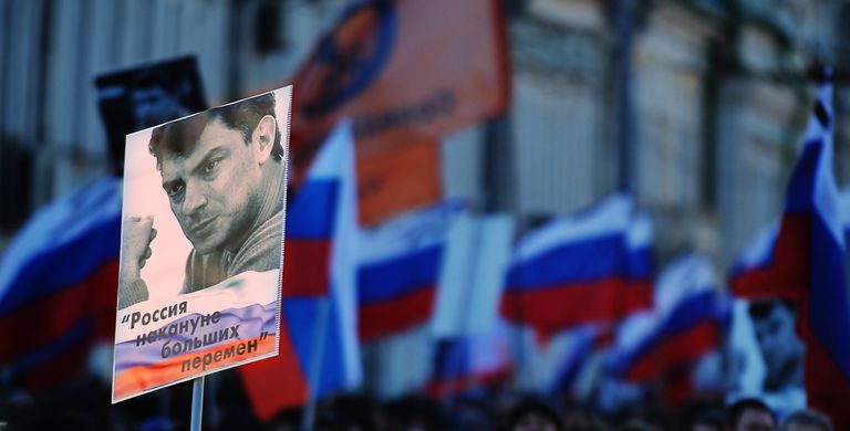 Участники марша памяти, посвященного годовщине гибели политика, общественного деятеля Бориса Немцова Участники марша памяти, посвященного годовщине гибели политика, общественного деятеля Бориса Немцова
