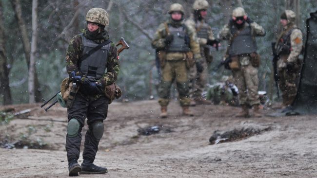 Канадские инструкторы обучают украинских военнослужащих по программе разработанной в Канаде UNIFIER на Яворивском полигоне во Львовской области. Архивное фото Канадские инструкторы обучают украинских военнослужащих по программе разработанной в Канаде UNIFIER на Яворивском полигоне во Львовской области. Архивное фото