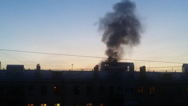 Пожар после взрыва газа в жилом доме в Москве сняли на видео Пожар после взрыва газа в жилом доме в Москве сняли на видео