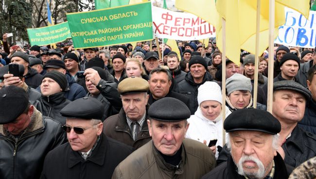 Участники митинга Аграрников у здания Верховной Рады в Киеве Участники митинга Аграрников у здания Верховной Рады в Киеве