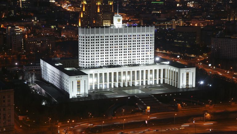 Дом Правительства до и после отключения подсветки в рамках экологической акции Час Земли в Москве Дом Правительства до и после отключения подсветки в рамках экологической акции Час Земли в Москве