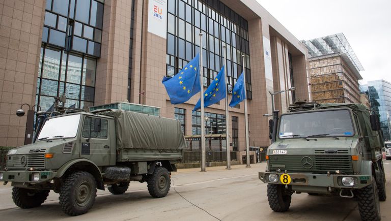 Военнослужащие обеспечивают безопасность Европейского парламента в Брюсселе
