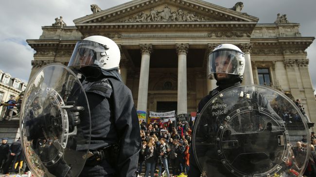 Полиция Брюсселя очистила от манифестантов место памяти жертв терактов. Архивное фото Полиция Брюсселя очистила от манифестантов место памяти жертв терактов. Архивное фото