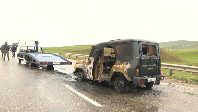 Искореженные автомобили на месте подрыва автоколонны МВД в Дагестане Искореженные автомобили на месте подрыва автоколонны МВД в Дагестане