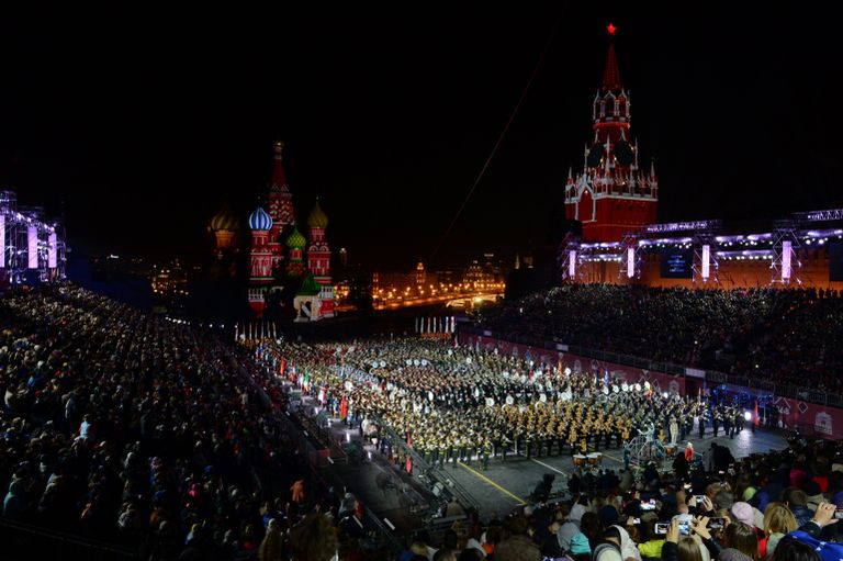 Церемония закрытия Международного военно-музыкального фестиваля Спасская башня в Москве Церемония закрытия Международного военно-музыкального фестиваля Спасская башня в Москве