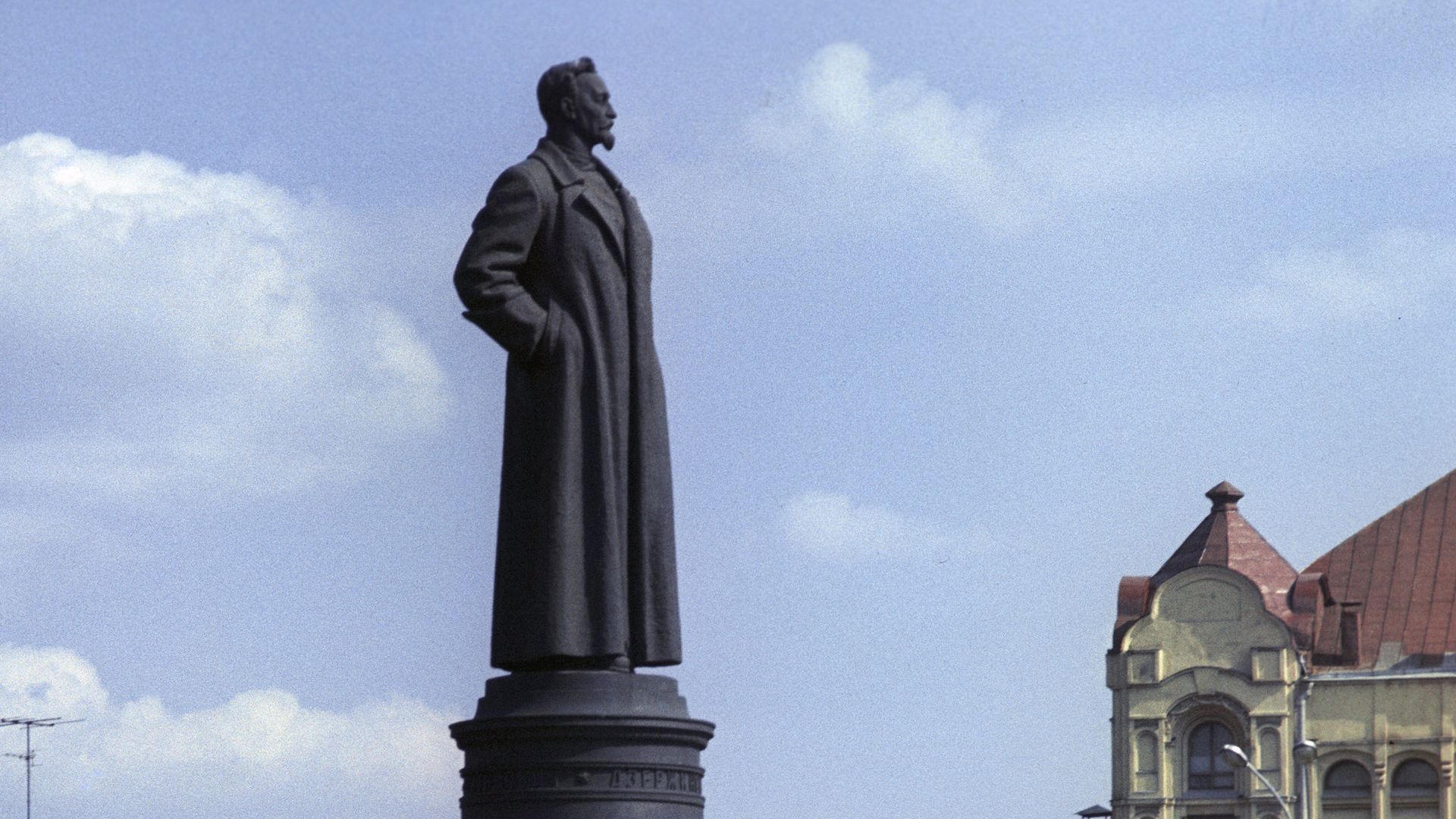 Памятник Феликсу Эдмундовичу Дзержинскому. Скульптор Е. В. Вучетич, архитектор Г. А. Захаров. 1958. Памятник Феликсу Эдмундовичу Дзержинскому. Скульптор Е. В. Вучетич, архитектор Г. А. Захаров. 1958. - РИА Новости, 1920, 18.02.2021