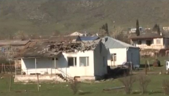 Дом, разрушенный во время обстрела в непризнанной Нагорно-Карабахской республике Дом, разрушенный во время обстрела в непризнанной Нагорно-Карабахской республике