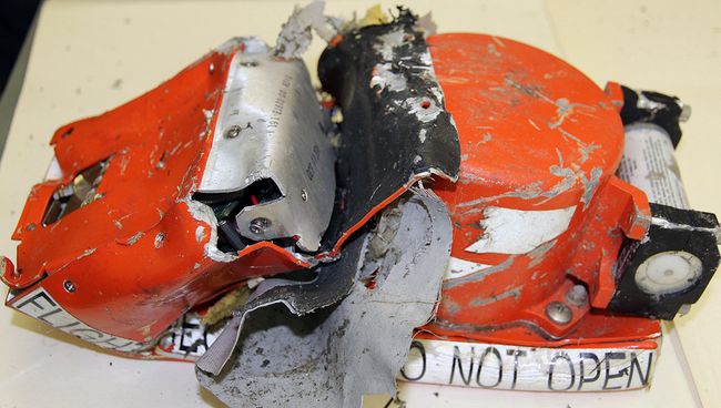 Бортовые самописцы с самолета Боинг 737-800 доставлены в Межгосударственный авиационный комитет Бортовые самописцы с самолета Боинг 737-800 доставлены в Межгосударственный авиационный комитет