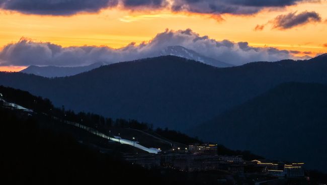 Горнолыжный курорт в Красной поляне. Архивное фото Горнолыжный курорт в Красной поляне. Архивное фото
