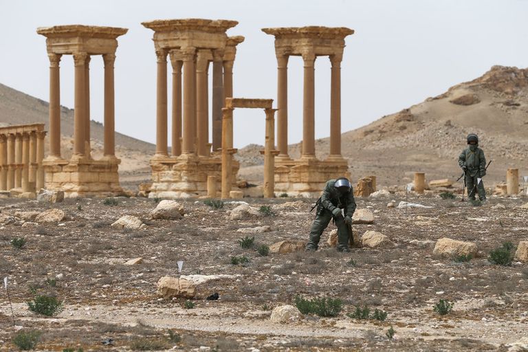 Разминирование исторической части и окрестностей Пальмиры сводным отрядом Международного противоминного центра Вооруженных Сил Российской Федерации Разминирование исторической части и окрестностей Пальмиры сводным отрядом Международного противоминного центра Вооруженных Сил Российской Федерации