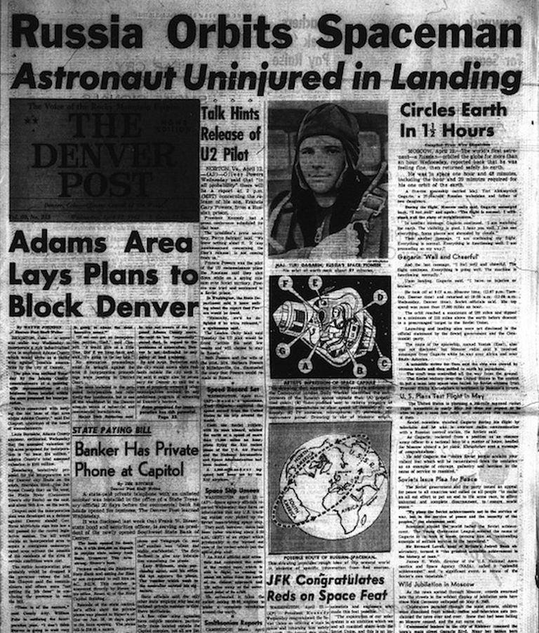 Первая полоса газеты Denver Post с фотографией Юрия Гагарина  