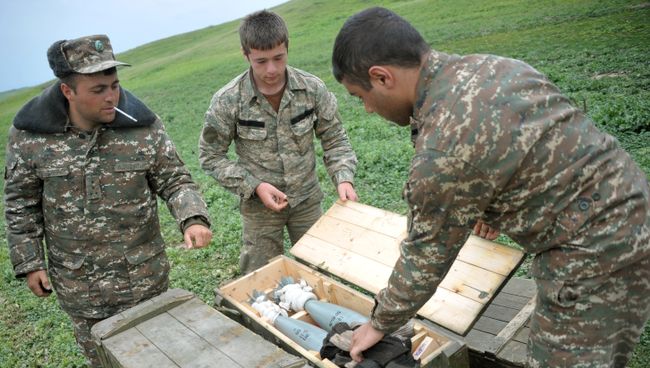 Военнослужащие армии обороны Нагорного Карабаха на первой линии обороны. Архивное фото