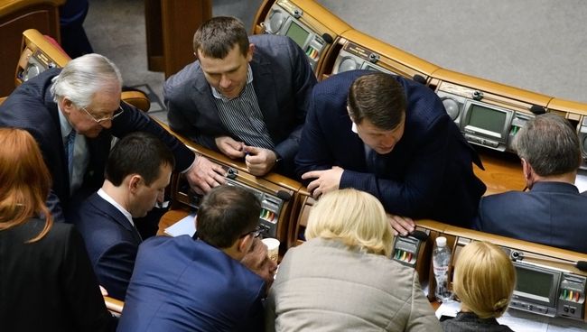 Депутаты на заседании Верховной Рады Украины. Архивное фото