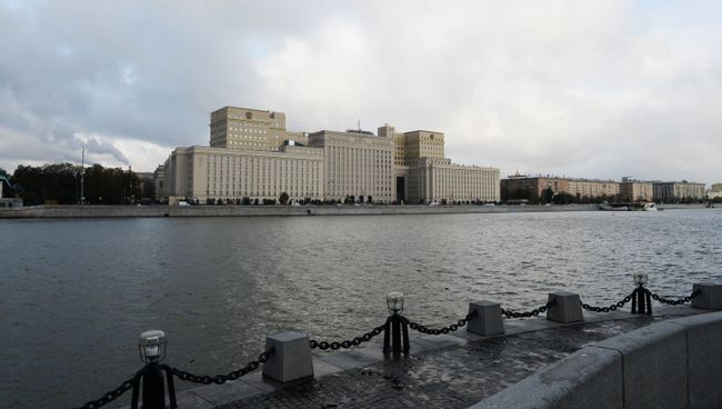 Здание министерства обороны РФ на Фрунзенской набережной в Москве. Архивное фото Здание министерства обороны РФ на Фрунзенской набережной в Москве. Архивное фото