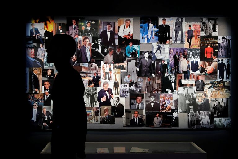 Выставка Fifty Years of Bond Style в Париже Выставка Fifty Years of Bond Style в Париже