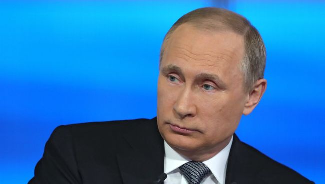 Прямая линия с Владимиром Путиным в эфире российских телеканалов и радиостанций. Архивное фото Прямая линия с Владимиром Путиным в эфире российских телеканалов и радиостанций. Архивное фото