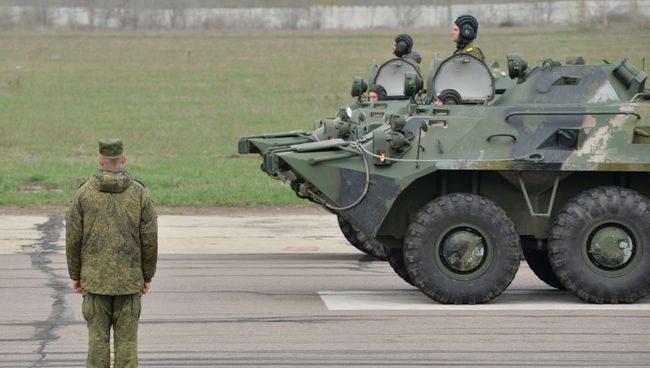 Механизированные парадные расчеты войск Воронежского военного гарнизона Западного военного округа. Архивное фото Механизированные парадные расчеты войск Воронежского военного гарнизона Западного военного округа. Архивное фото