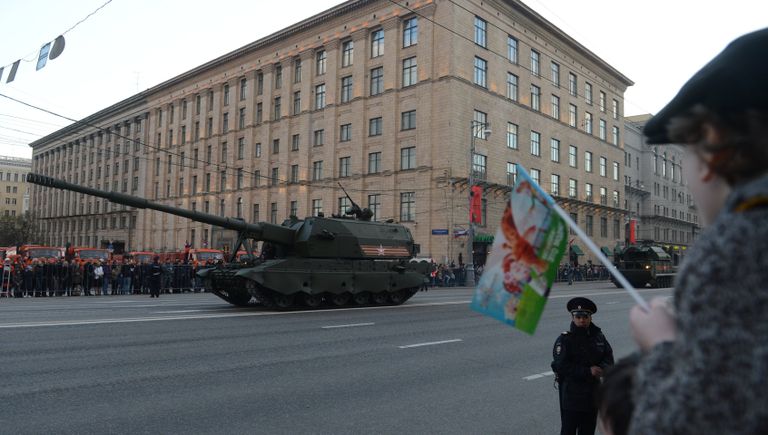 Самоходная артиллерийская установка (САУ) Коалиция-СВ во время репетиции военного парада в Москве Самоходная артиллерийская установка (САУ) Коалиция-СВ во время репетиции военного парада в Москве