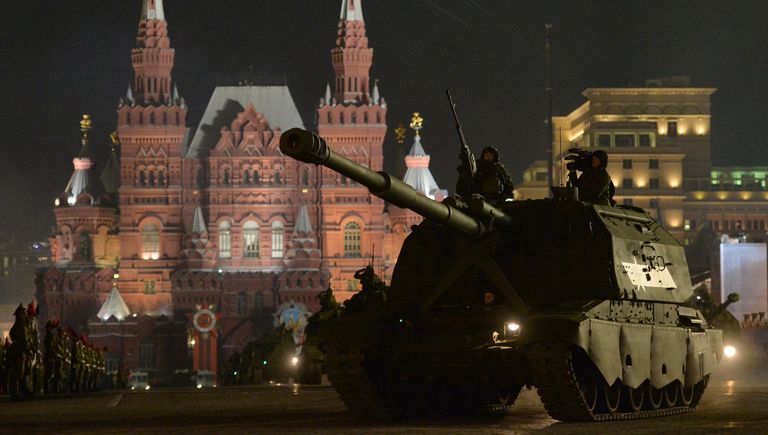 САУ Коалиция-СВ во время репетиции военного парада в Москве САУ Коалиция-СВ во время репетиции военного парада в Москве