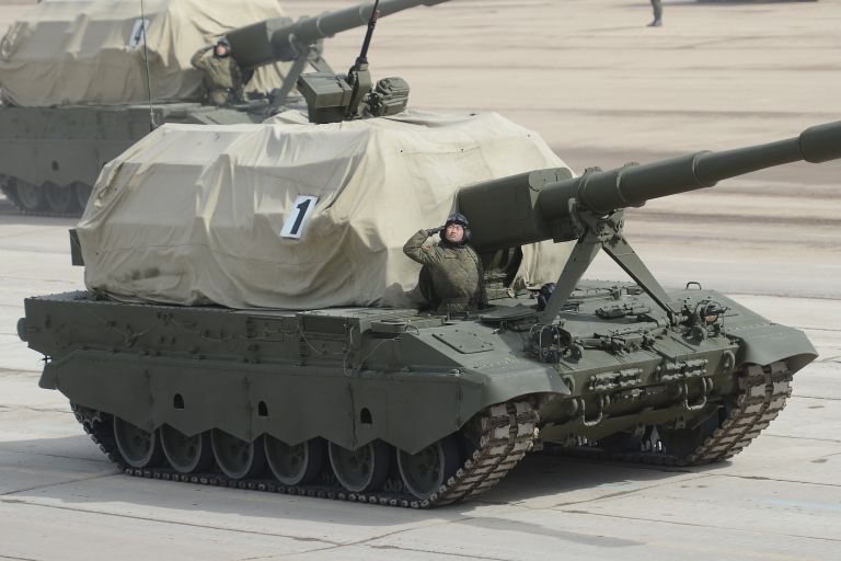 Самоходная артиллерийская установка САУ Коалиция-СВ на полигоне в Алабино Самоходная артиллерийская установка САУ Коалиция-СВ на полигоне в Алабино