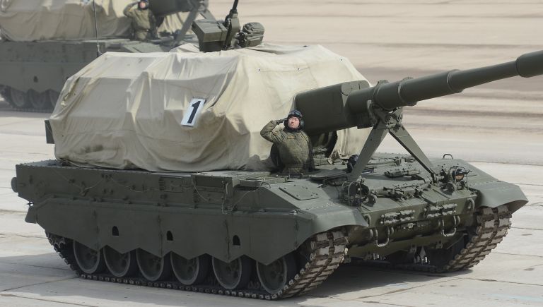 Самоходная артиллерийская установка САУ Коалиция-СВ на полигоне в Алабино Самоходная артиллерийская установка САУ Коалиция-СВ на полигоне в Алабино
