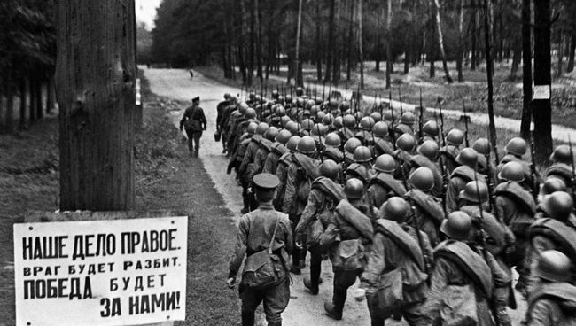 Мобилизация. Колонны бойцов движутся на фронт. 23 июня 1941 года Мобилизация. Колонны бойцов движутся на фронт. 23 июня 1941 года