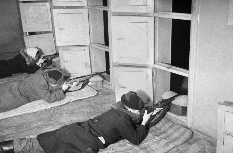 Оборона Москвы. Всеобщее военное обучение. Октябрь-декабрь 1941 года Оборона Москвы. Всеобщее военное обучение. Октябрь-декабрь 1941 года