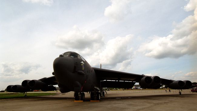 Бомбардировщик Б-52 (США) Бомбардировщик Б-52 (США)