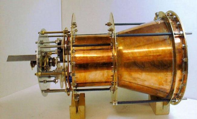 Двигатель EmDrive Двигатель EmDrive