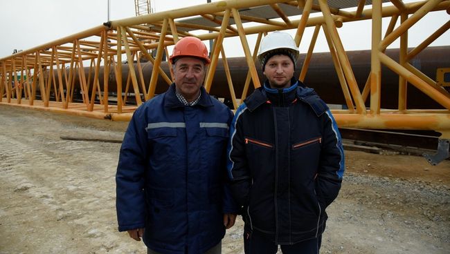 Строительство моста через Керченский пролив. Отец и сын: Василий Иванович и Андрей Кравченко Строительство моста через Керченский пролив. Отец и сын: Василий Иванович и Андрей Кравченко