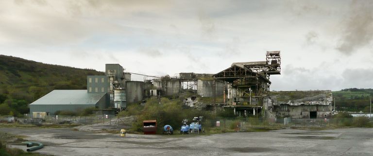 Заброшенный известняковый карьер Магераморн в графстве Антрим Заброшенный известняковый карьер Магераморн в графстве Антрим