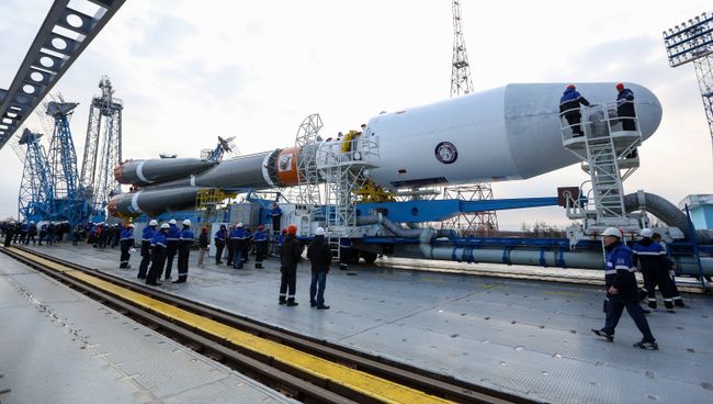Предстартовый вывоз ракеты Союз-2.1а на стартовую площадку космодрома Восточный. Архив Предстартовый вывоз ракеты Союз-2.1а на стартовую площадку космодрома Восточный. Архив