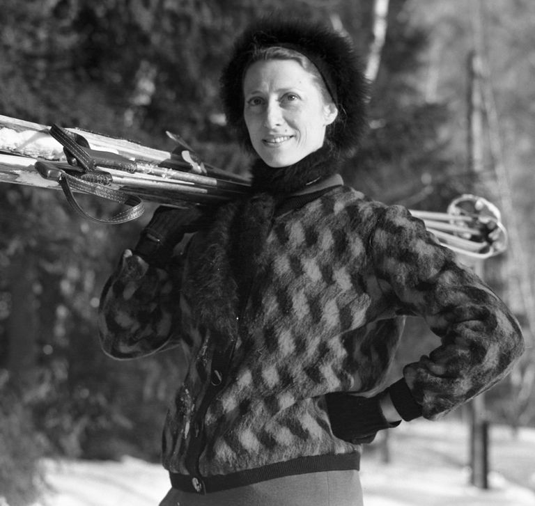 Народная артистка СССР Майя Плисецкая, на лыжной прогулке Народная артистка СССР Майя Плисецкая, на лыжной прогулке