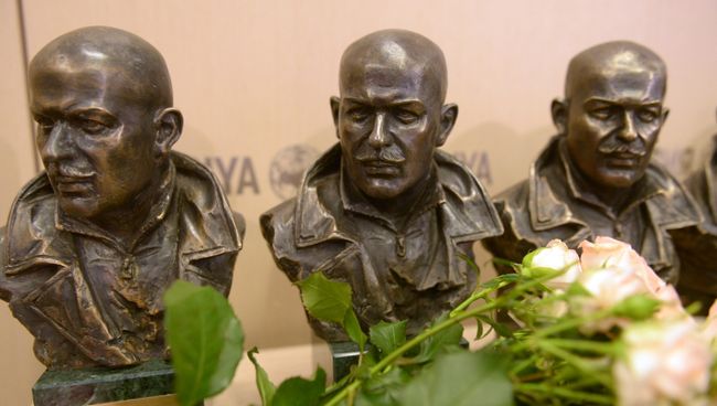 Официальное вручение премий лауреатам и дипломантам Международного литературно-медийного конкурса им.Олеся Бузины