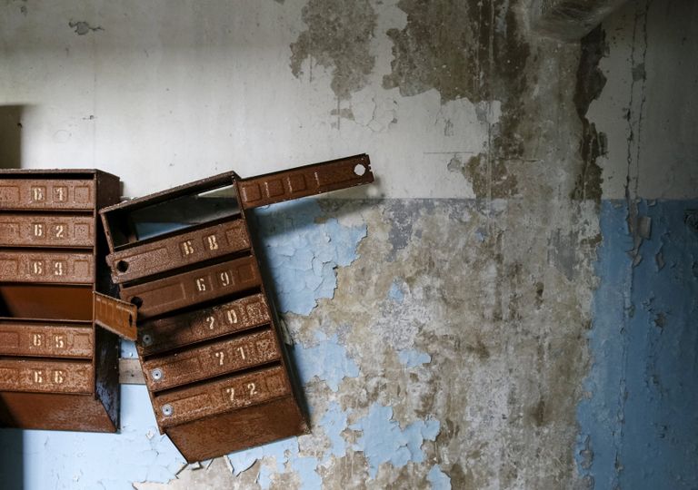 Почтовые ящики в заброшенном доме, Припять Почтовые ящики в заброшенном доме, Припять