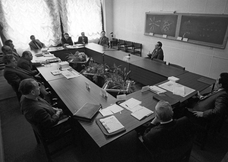 Политический обозреватель Центрального телевидения и Всесоюзного радио, профессор Валентин Зорин Политический обозреватель Центрального телевидения и Всесоюзного радио, профессор Валентин Зорин