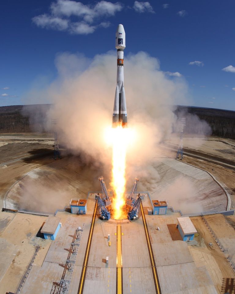 Первый пуск ракеты-носителя с космодрома Восточный Первый пуск ракеты-носителя с космодрома Восточный