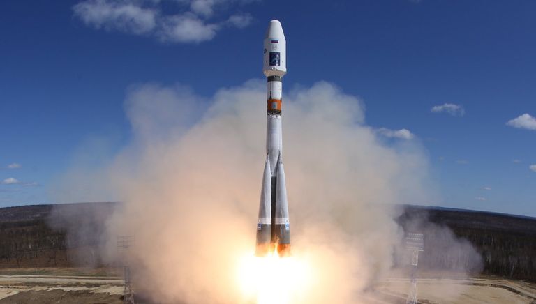 Первый пуск ракеты-носителя с космодрома Восточный Первый пуск ракеты-носителя с космодрома Восточный